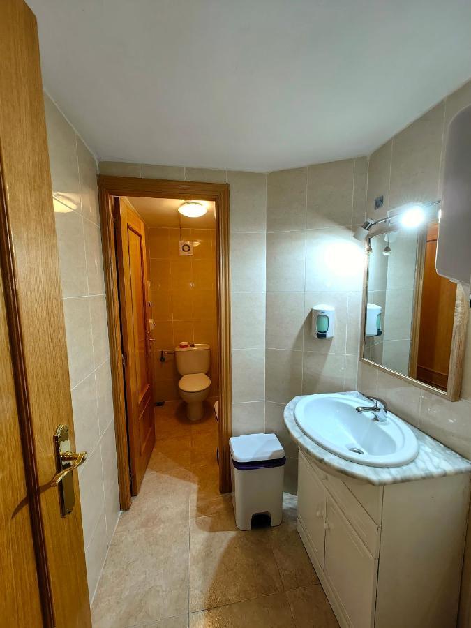Hostal Siesta & Go Nuevos Ministerios Madrid Esterno foto