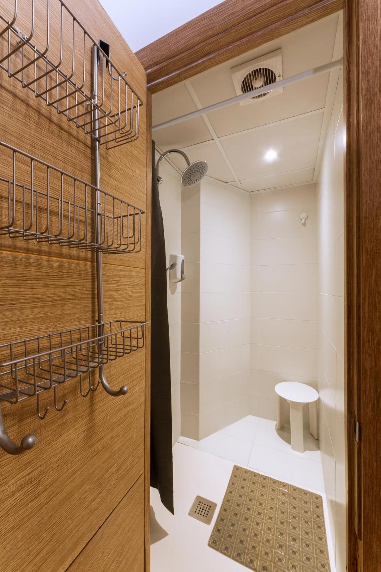 Hostal Siesta & Go Nuevos Ministerios Madrid Esterno foto