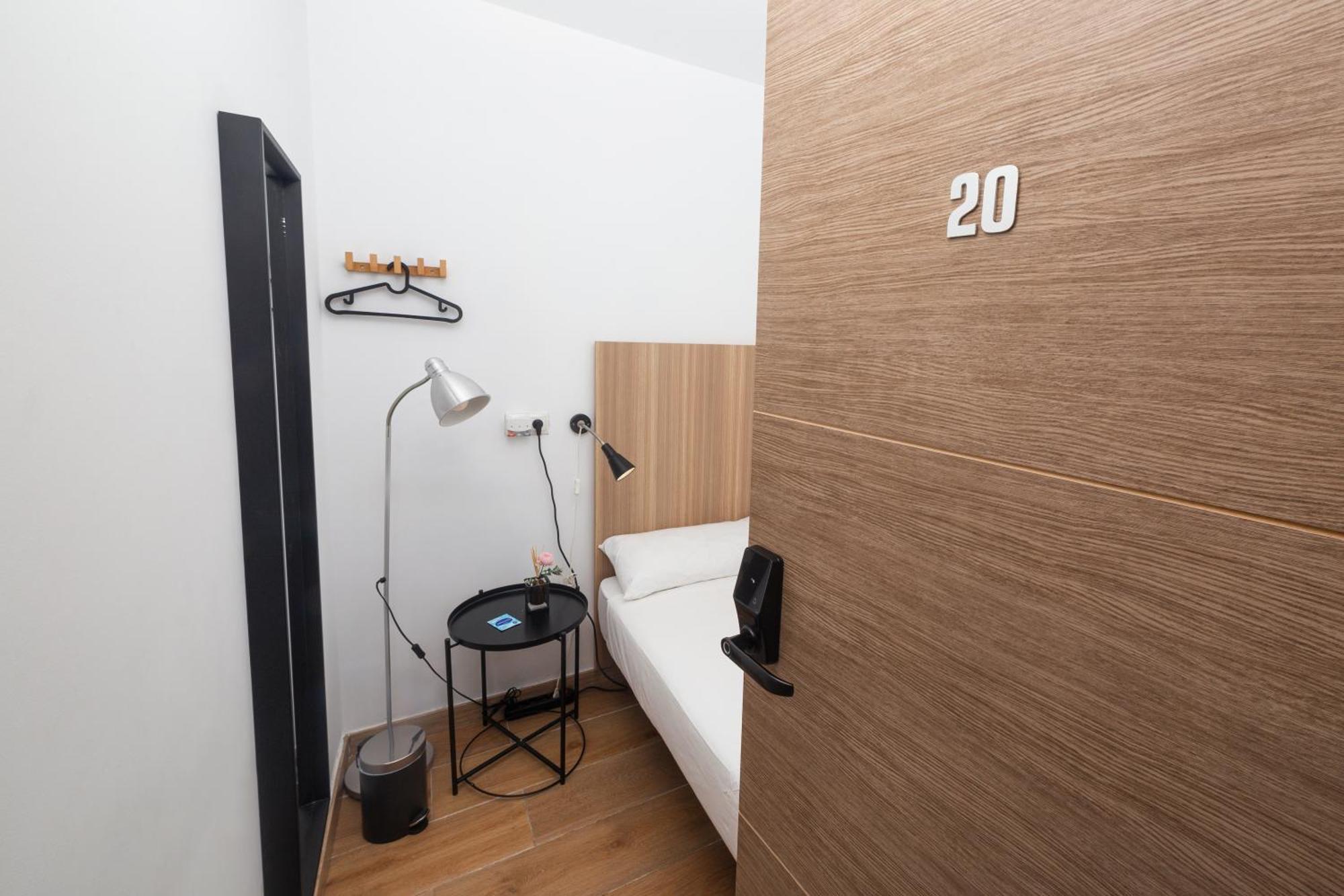 Hostal Siesta & Go Nuevos Ministerios Madrid Esterno foto