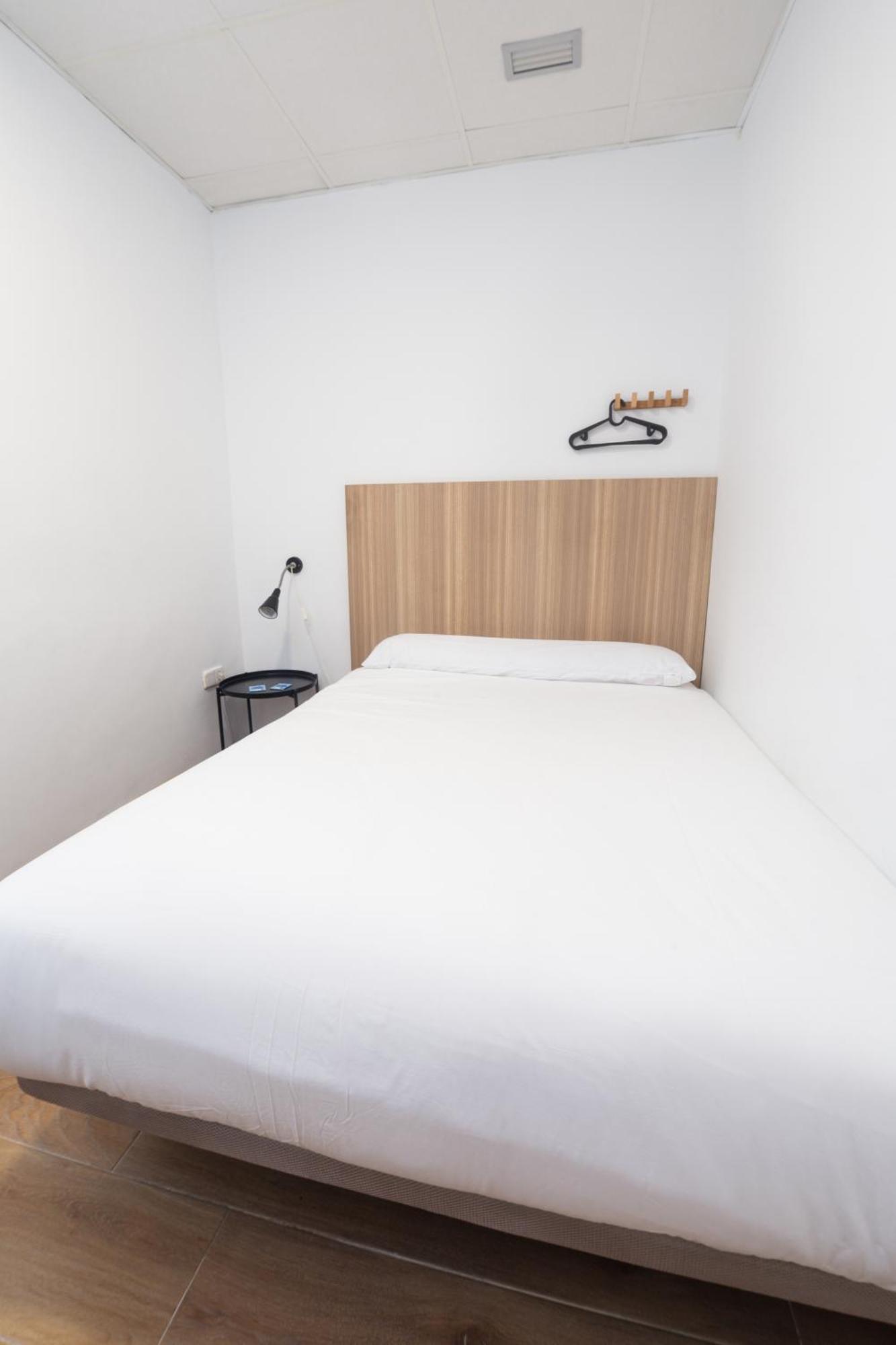 Hostal Siesta & Go Nuevos Ministerios Madrid Esterno foto