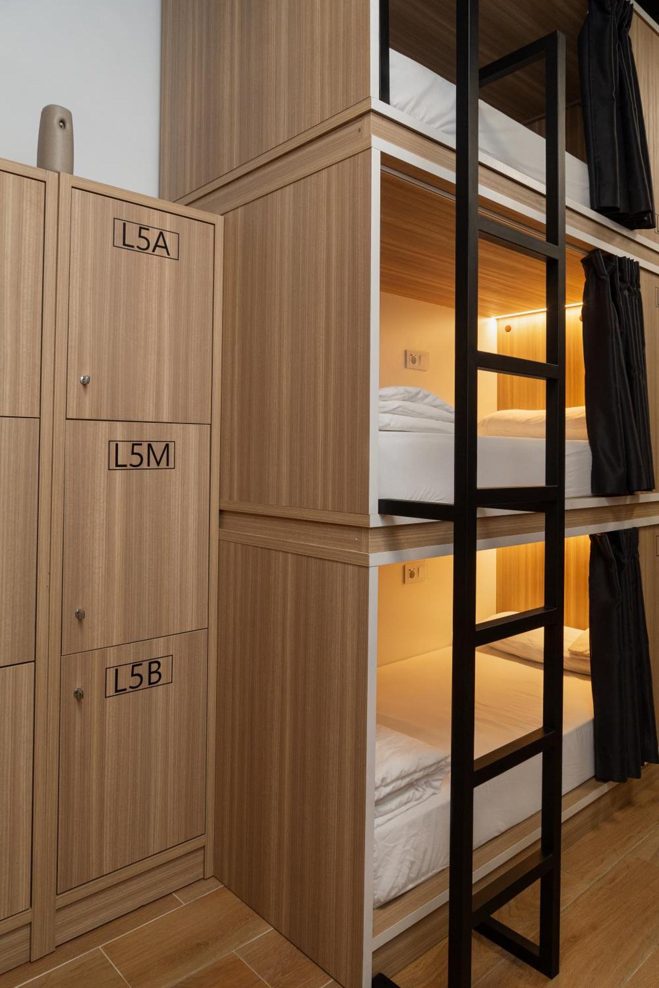 Hostal Siesta & Go Nuevos Ministerios Madrid Esterno foto