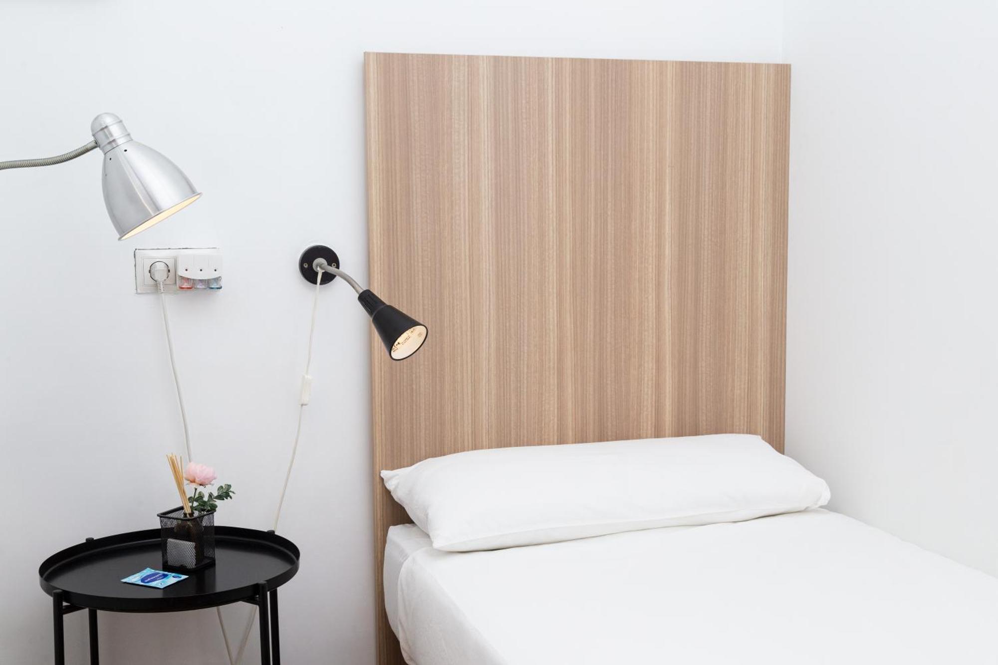 Hostal Siesta & Go Nuevos Ministerios Madrid Esterno foto