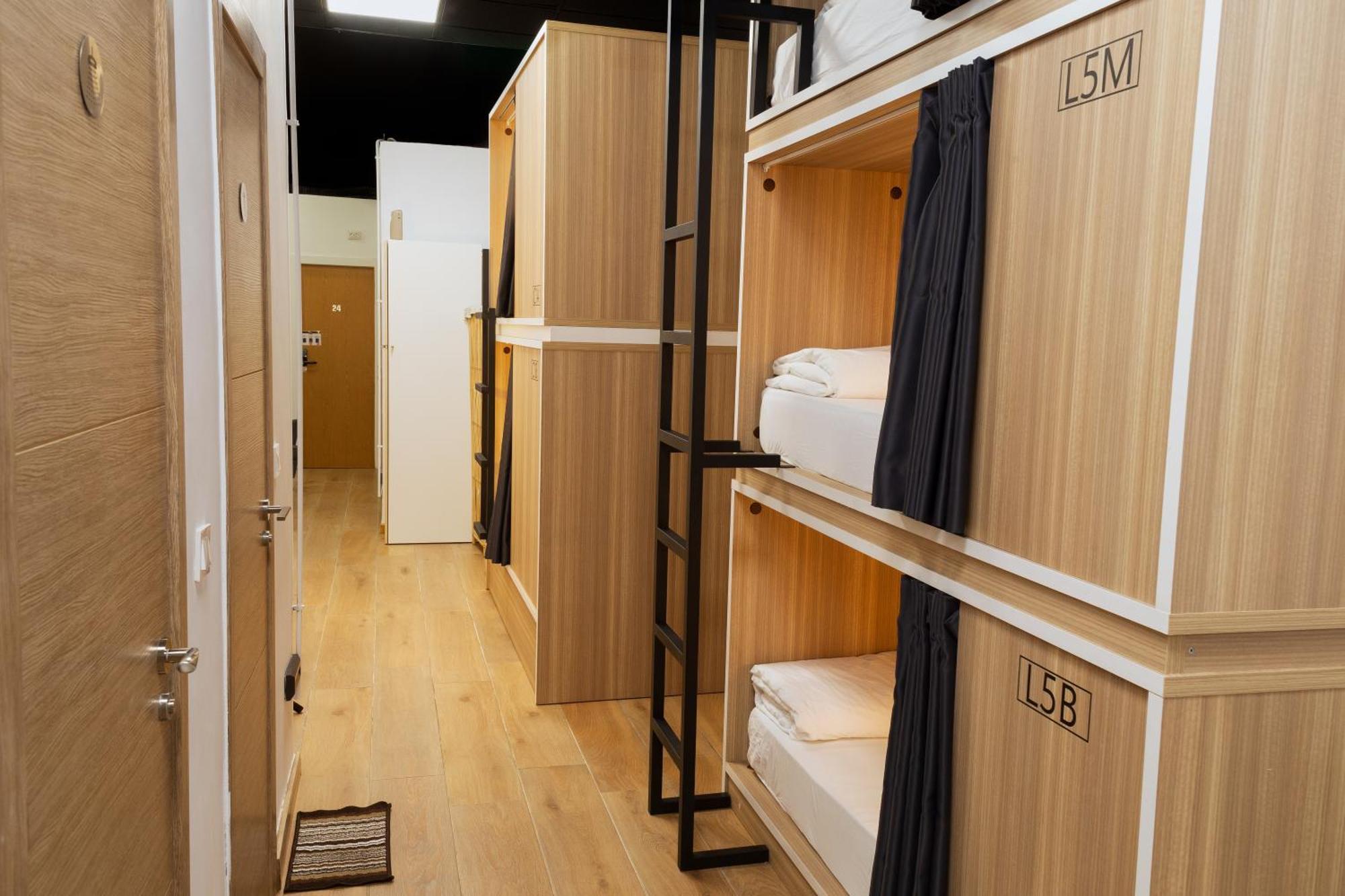 Hostal Siesta & Go Nuevos Ministerios Madrid Esterno foto