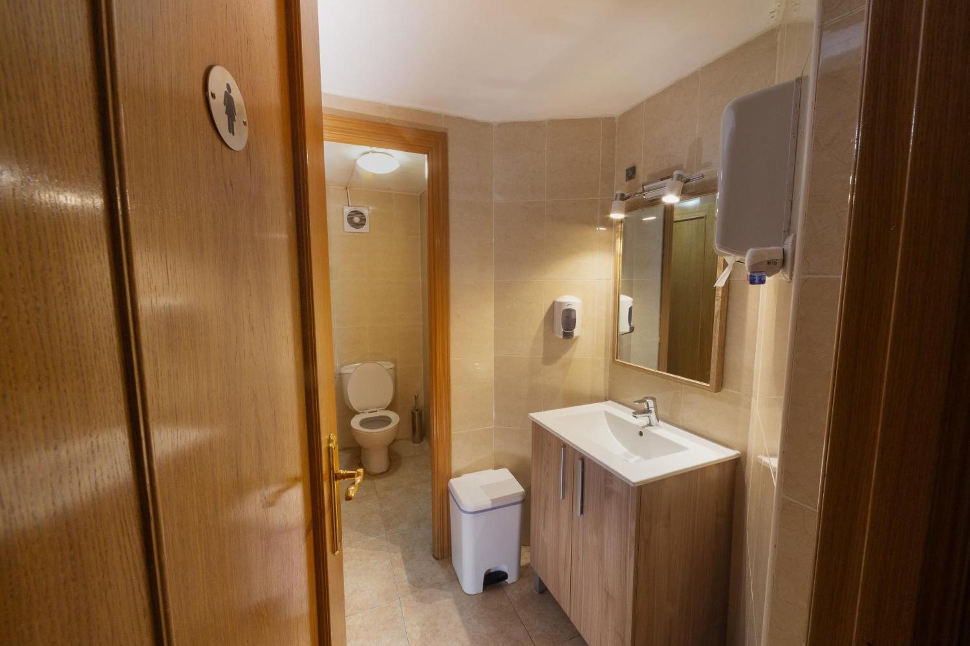Hostal Siesta & Go Nuevos Ministerios Madrid Esterno foto